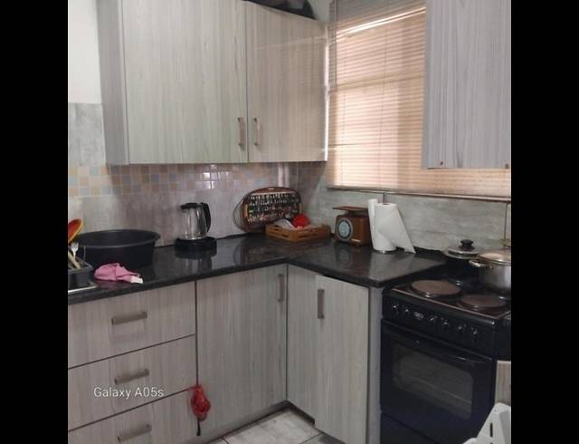 2 BEDROOM APARTMENT FOR SALE IN SUNNYSIDE